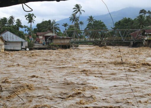 شمار قربانیان سیل در اندونزی به ۶۳۱ نفر رسید