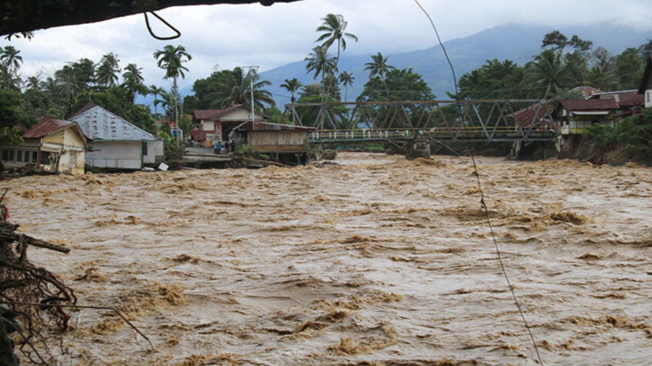 شمار قربانیان سیل در اندونزی به ۶۳۱ نفر رسید
