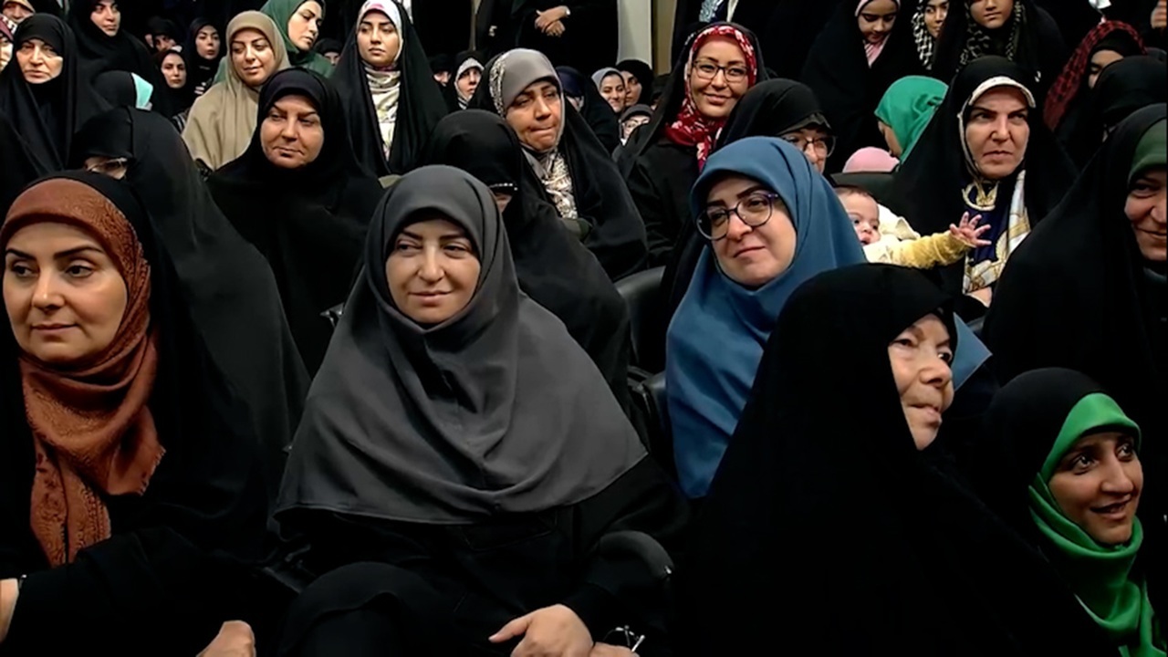 واکنش جالب معاون زنان رئیس جمهور به توصیه رهبری درباره گفتن عبارت «دوستت دارم» + فیلم