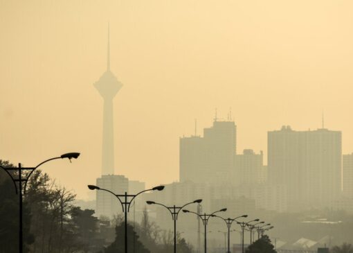 تعطیل نشدن مدارس در روز‌های آلوده تهران گلایه دانش آموزان شد