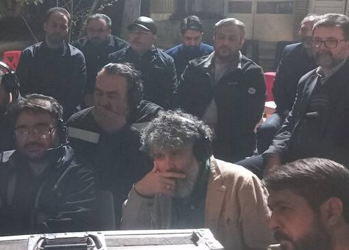 بازدید معاون سیما از پشت‌صحنه سریال «عزیزآباد» / تأکید بر بلوغ تولیدات آپارتمانی در تلویزیون