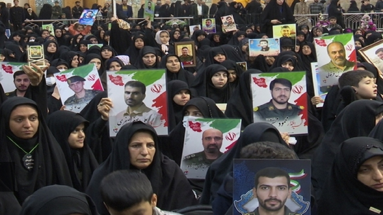 عزت ایران اسلامی ثمره فداکاری مادران شهداست