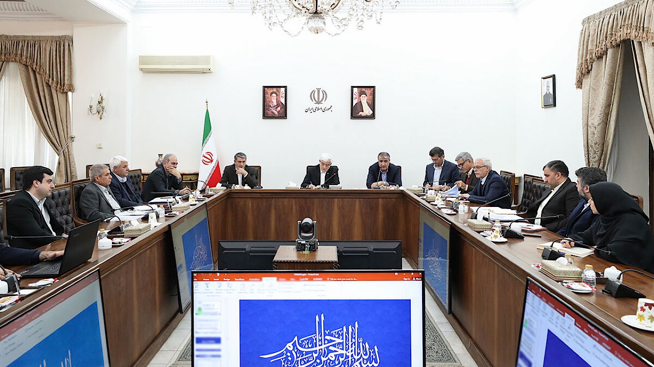 عارف: طرح ۲۰ هزار مگاوات نیروگاه‌های اتمی یک ضرورت انکارناپذیر است