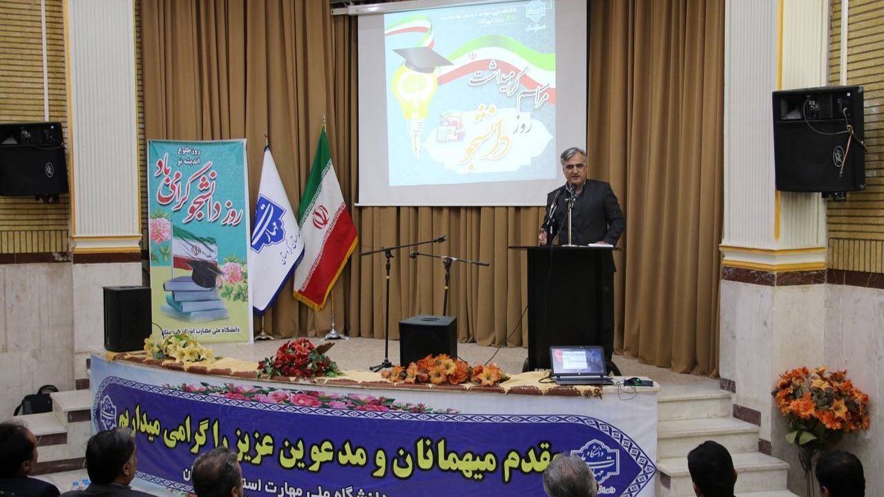 دانشگاه بدون آزادی نقد، موتور توسعه نخواهد بود/مسئولان باید از نقد دانشجویان برای اصلاح رفتار خود بهره بگیرند