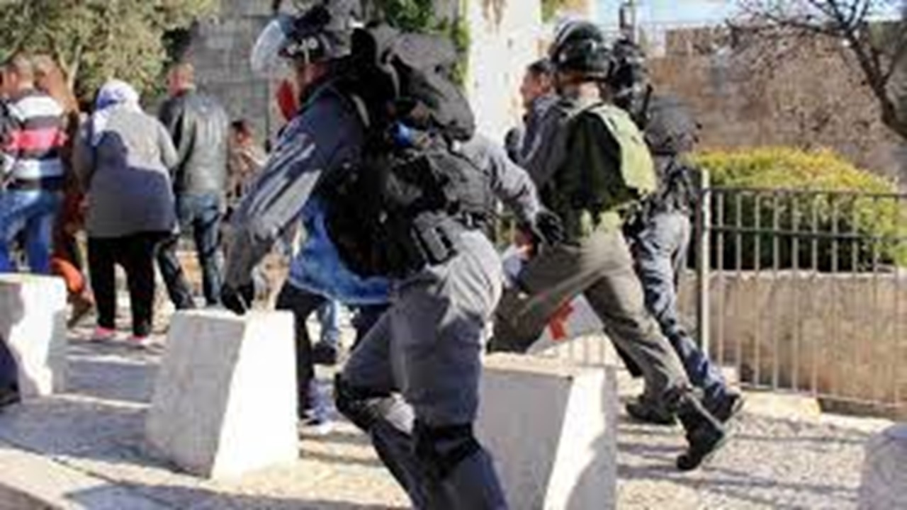 یورش نظامیان صهیونیست به دانشگاه قدس + فیلم