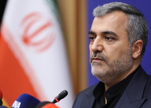 خودرو‌های مکانیزه دو طرفه برای نظافت به بزرگراه‌های تهران می‌آیند