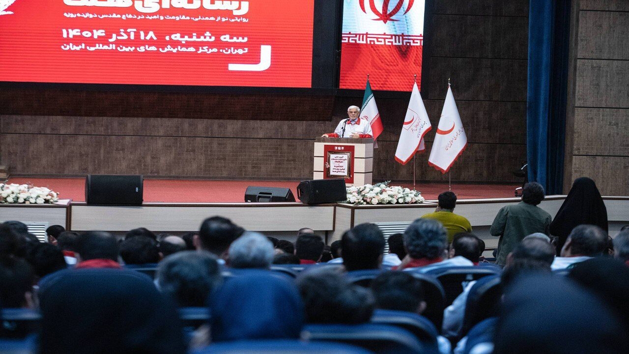 عذرخواهی عارف به خاطر مشکلات معیشتی/ دولت به مطالبات به حقِ مردم پاسخ درخور می‌دهد