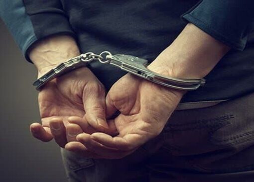 بازداشت پزشک قلابی + فیلم