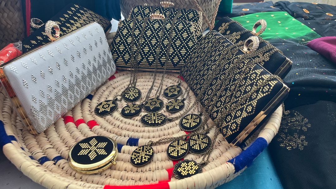 نمایشگاه پوشاک و صنایع‌دستی هرمزگان در بندرعباس+ فیلم