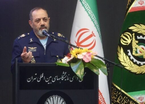 وزیر دفاع: محدودیتی برای پیشرفت زنان ما وجود ندارد