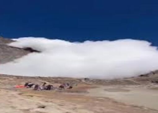 حرکت چشم‌گیر ابر قله سبلان و برخوردش با دریاچه ساوالان + فیلم