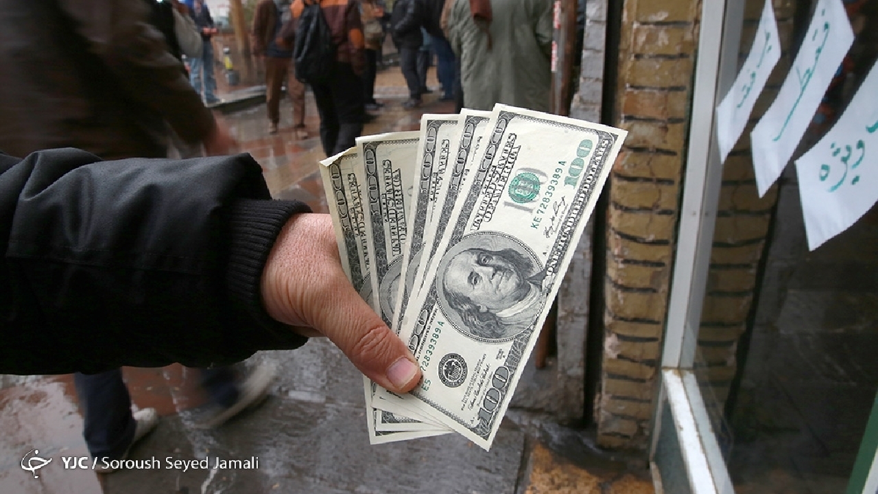 بررسی وضعیت بازار ارز با حضور مدنی‌زاده، فرزین و جمعی از اقتصاددانان