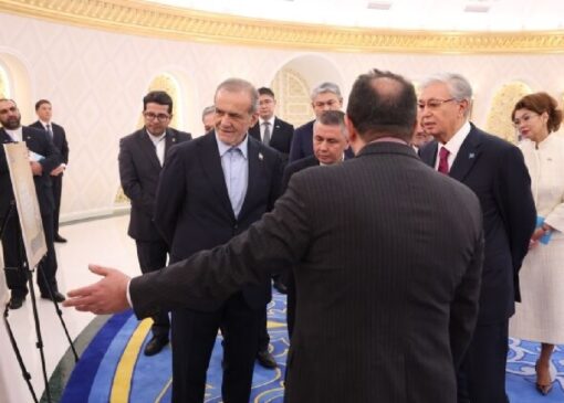 رئیس‌جمهور از نمایشگاه اسناد تاریخی ایران درباره آسیای مرکزی بازدید کرد