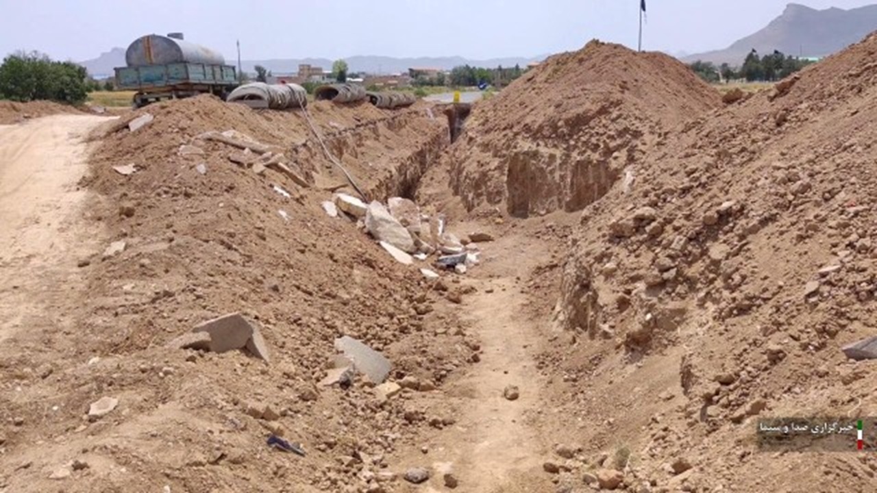 مسدود شدن جاده روستای قلی دانش آموزان را به دردسر انداخت