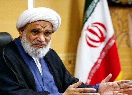 دشمن به دنبال شکاف میان مردم و روحانیت است