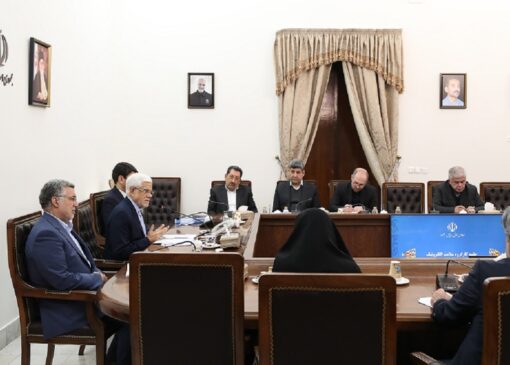 عارف: عقب ماندگی در تکمیل برنامه سلامت الکترونیک باید جبران شود