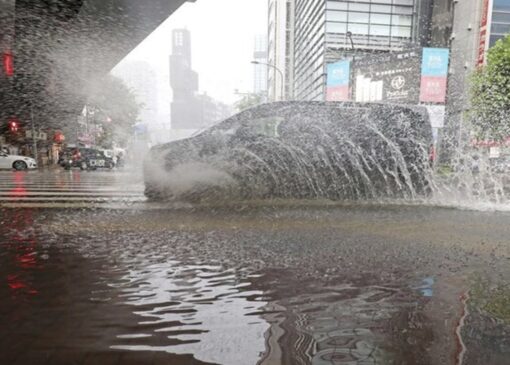 باران شدید واشنگتن را فرا گرفت + فیلم