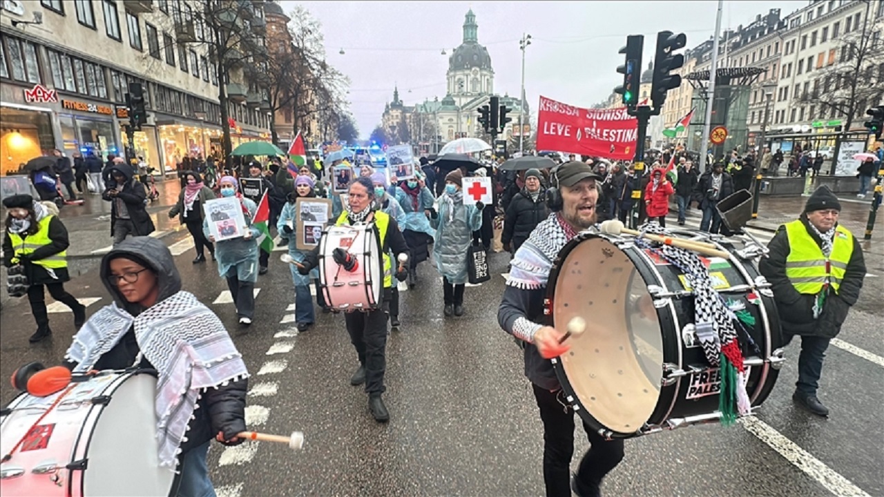 صد‌ها نفر در استکهلم در اعتراض به نقض آتش‌بس توسط اسرائیل در غزه تجمع کردند