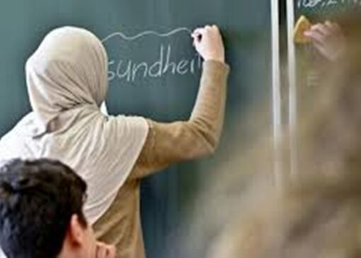 ممنوعیت حجاب در مدارس اتریش + فیلم