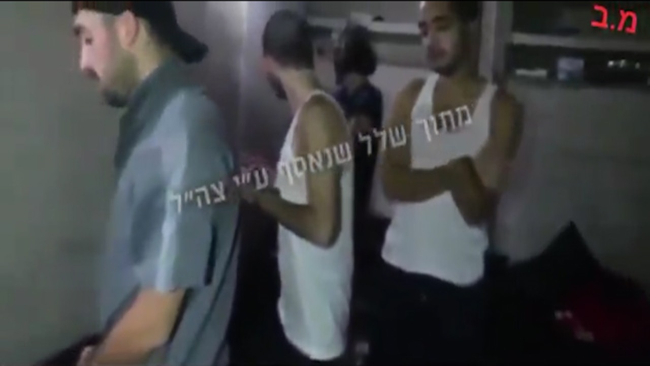 فیلمی در رد ادعای اشغالگران درباره بدرفتاری مقاومت با اسرای رژیم در تونل‌ها