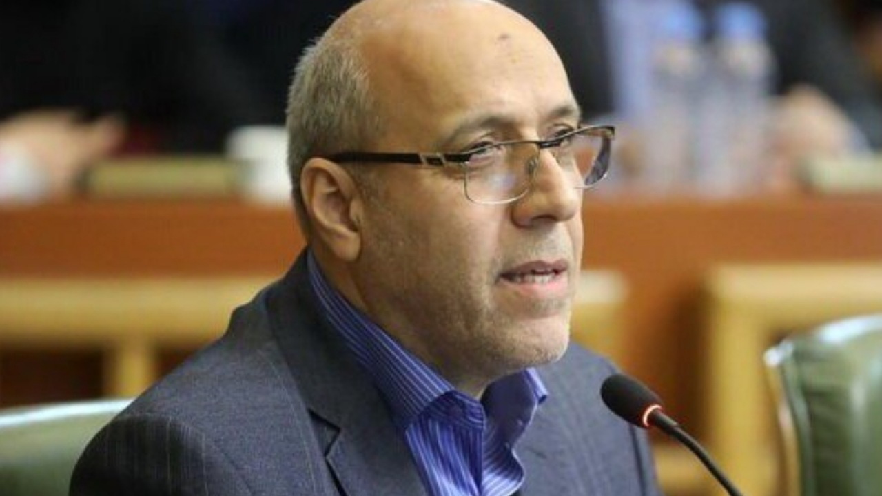 تشکری هاشمی: تعدد سامانه‌ها جز اتلاف منابع شهرداری اثر دیگری ندارد