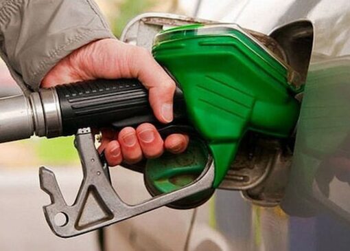 حجم بالای بنزین ۳ هزار تومانی در کارت‌ها؛ نیازی به کارت جایگاه‌ها نیست