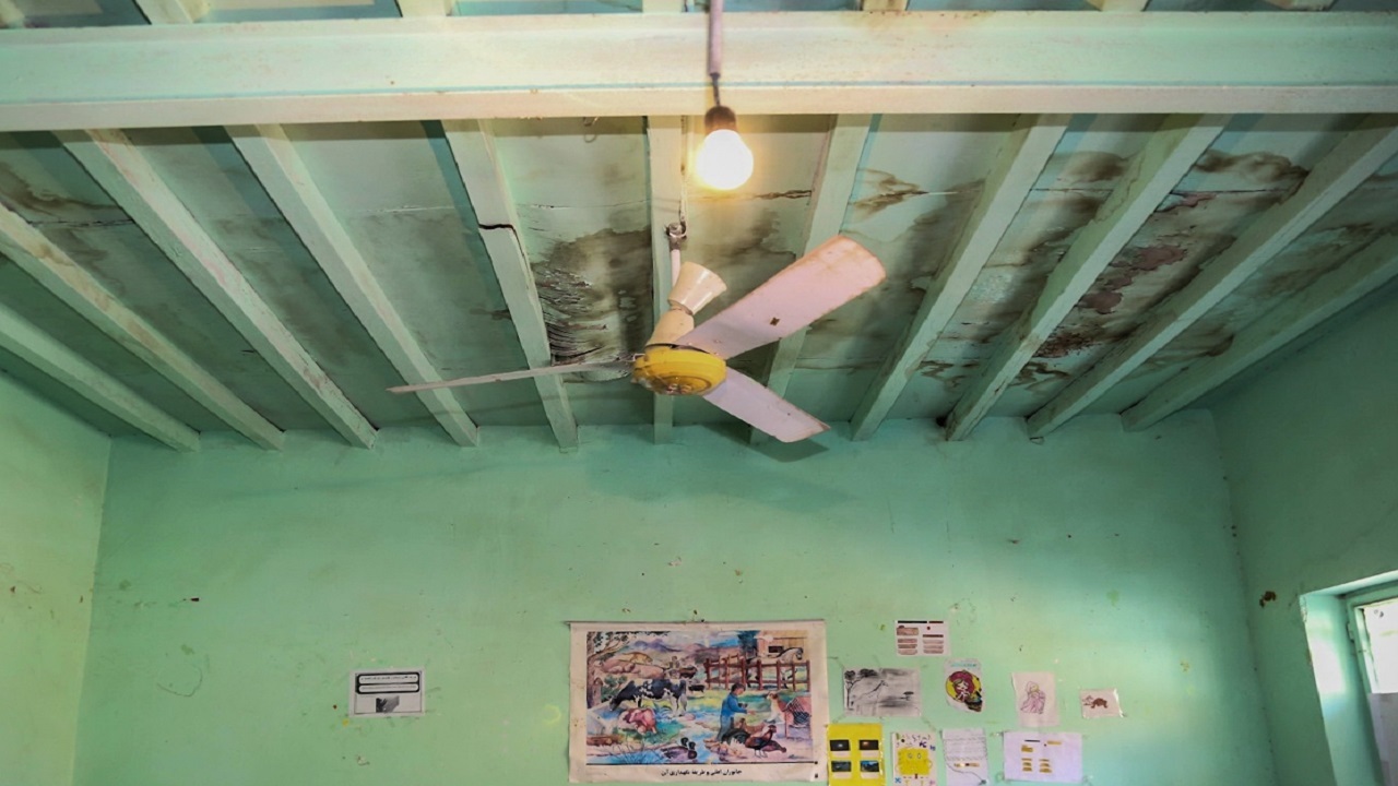 توضیحات آموزش و پرورش و نوسازی مدارس همدان در خصوص ریزش سقف مدرسه یک روستا