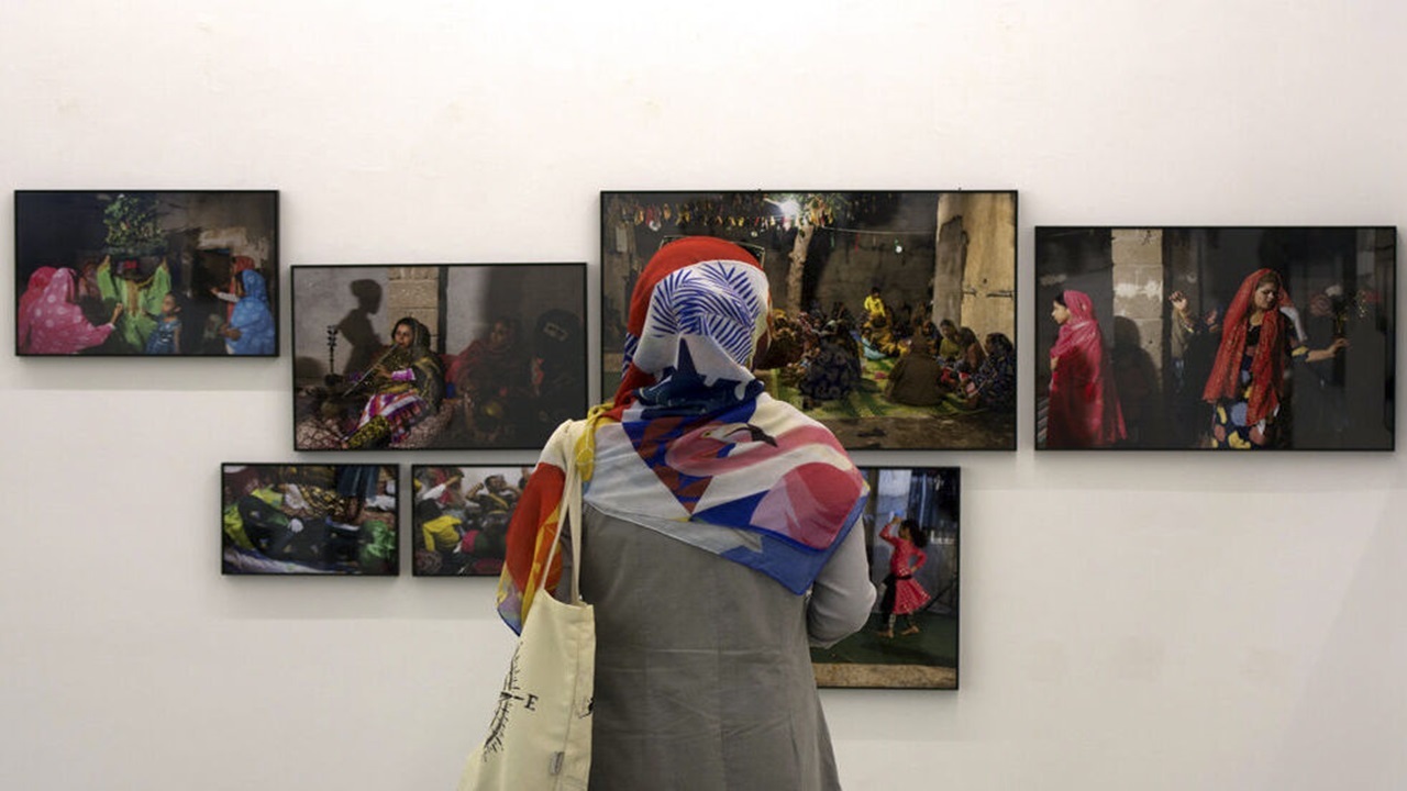 گالری‌گردی؛ «عشقِ هنر» یا «پُزِ روشنفکری» در اینستاگرام؟