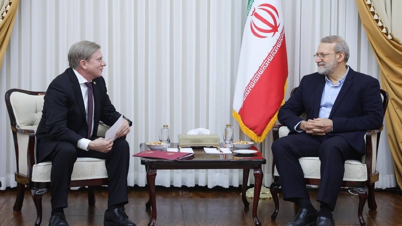 شتاب‌بخشی به کریدور راهبردی شمال-جنوب؛ محور دیدار لاریجانی و معاون نخست‌وزیر روسیه در تهران