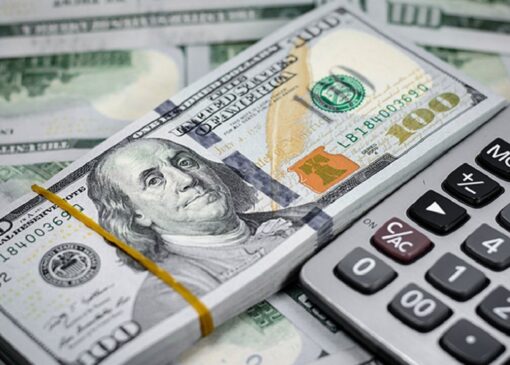 بیش از ۶ هزار حساب ۲۵۱ مظنون به پولشویی در بازار ارز با تراکنش ۲۱۰ همتی مسدود شد