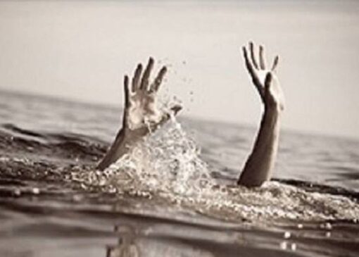 سیلاب یک کودک را در روستای کروئیه هرمزگان با خود برد