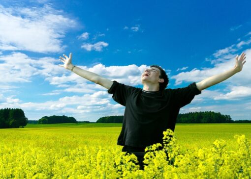 آیا شادی واقعی تنها به معنای تجربه لذت‌های آنی است؟