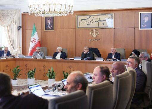 تاکید رئیس‌جمهور بر تداوم اجرای طرح کارآموزی دانش‌آموزان فنی و حرفه‌ای در کارخانجات