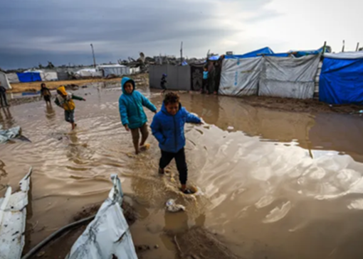 هشدار آنروا درباره وخیم‌تر شدن زندگی مردم غزه در میانه طوفان بایرون