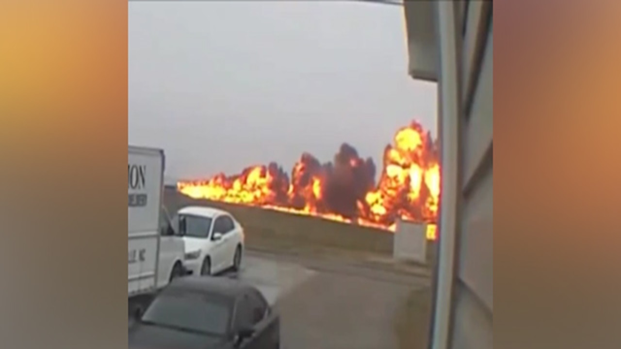 لحظه سقوط یک جت شخصی در کارولینای شمالی + فیلم