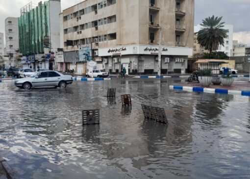 فعالیت سامانه بارشی باران در بندرعباس+فیلم
