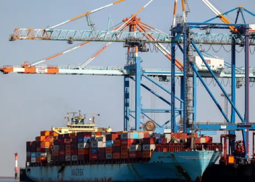 یک کشتی تجاری برای نخستین بار در دو سال گذشته از دریای سرخ عبور کرد