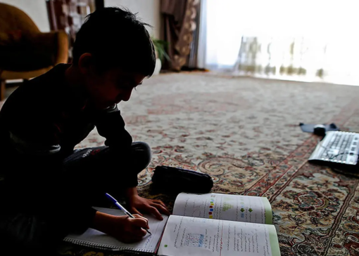 قطعی مداوم برق دانش آموزان دره کایدستا کول سیرا را به دردسر انداخت + فیلم