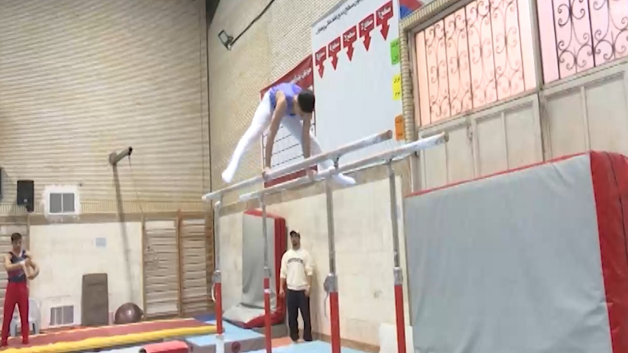 رقابت‌های انتخابی تیم ملی ژیمناستیک هنری به میزبانی قم+فیلم