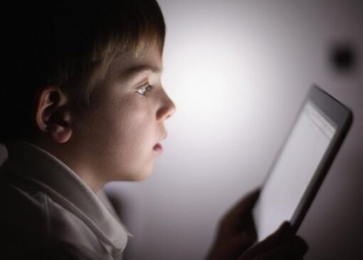 قوانین سختگیرانه دنیا برای حضور کودکان در فضای مجازی