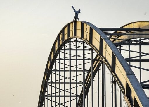 بازی با جان برای وایرال شدن؛ از پل سفید تا پل خرمشهر