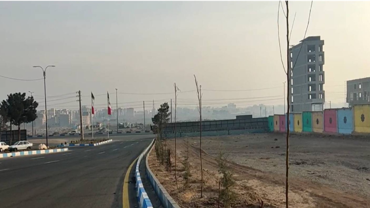 رنجش دانش آموزان رباط کریم از دایر بودن مدارس در روز‌های آلوده بودن هوا