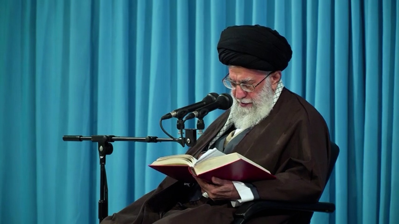 شرح حدیثی قدسی درباره اهمیت طلب هدایت از خداوند توسط رهبر انقلاب + فیلم