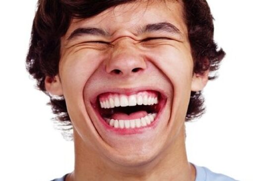 خنده درمانی و فواید قلبی-عروقی و ایمنی آن