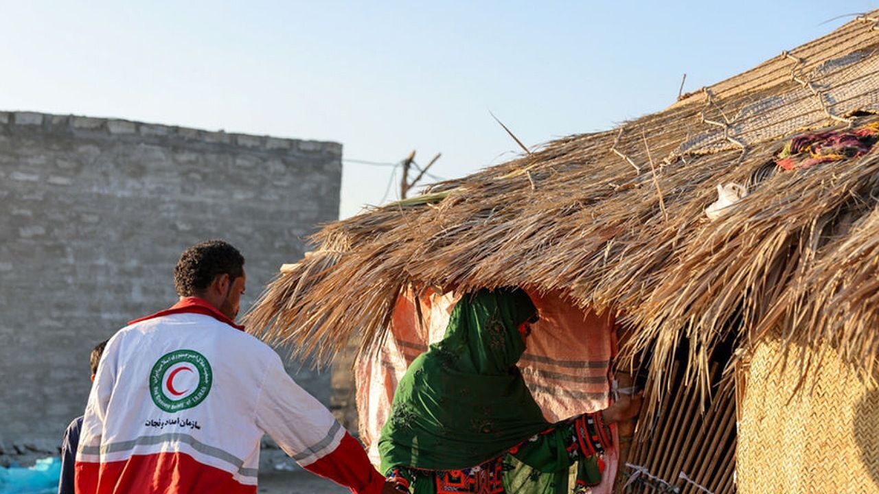 آبرسانی و خدمات درمانی در روستا‌های سیستان و بلوچستان در نذر خدمت هلال احمر