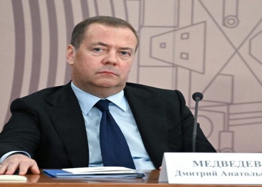 مدودف: اوکراین به سوخت انسانی برای اروپا تبدیل شده است