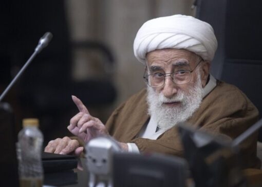 قوی کردن بنیه علمی بهترین راه مقابله با هجمه‌های فرهنگی است