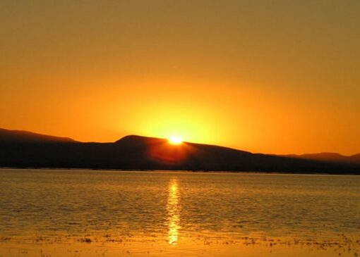 نمایی از پرآب شدن دریاچه فصلی خنج با بارش باران