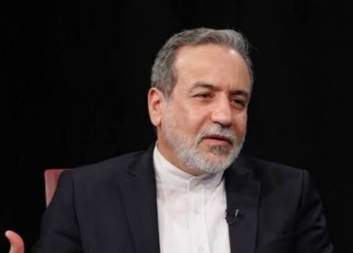 عراقچی: «دست دراز کردن برای دیپلماسی» به این معنا نیست که بمب‌افکن بفرستید