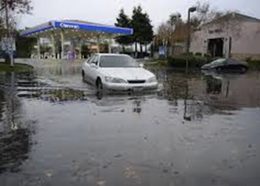 سیلاب در کالیفرنیا در پی بارش بی سابقه در ۵۰ سال گذشته + فیلم